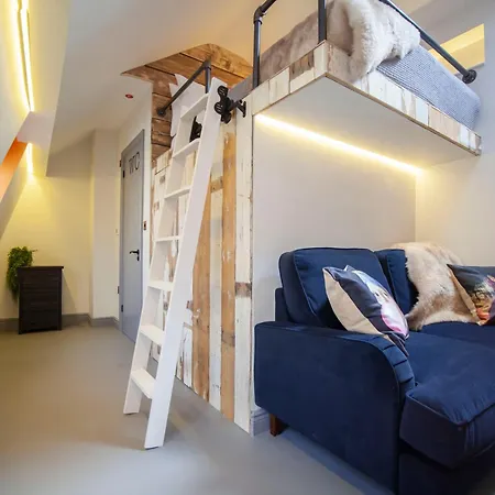 Higgihaus Aparthotel, Clare Street *