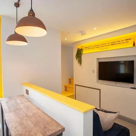 Higgihaus Aparthotel, Clare Street * Bristol