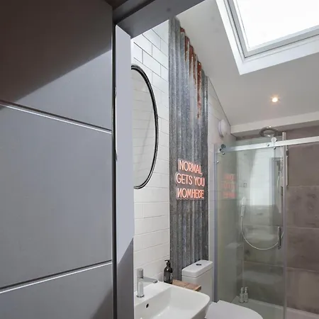 Higgihaus Aparthotel, Clare Street Aparthotel *